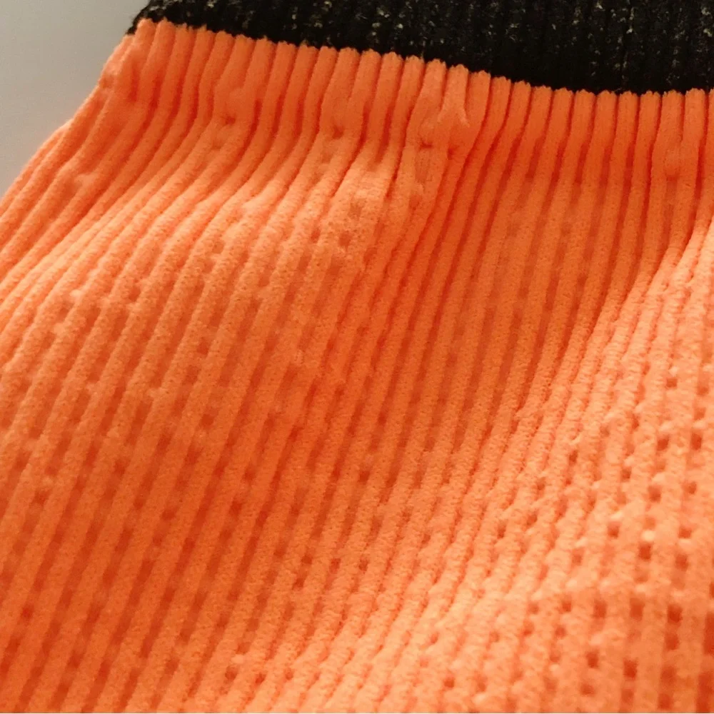 NWT FREE PEOPLE Seamless Short in Peach Horizon Size Med/Large - Picture 5 of 16